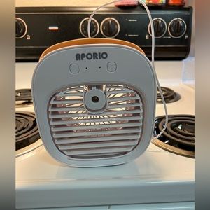 Desk air conditioner